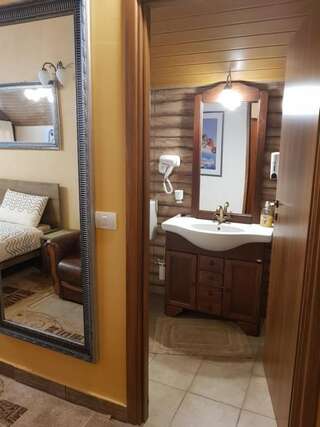 Гостевой дом Golden Moments Тимишоара Двухместный номер с 1 кроватью или 2 отдельными кроватями и балконом-35