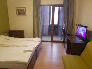 Гостевой дом Golden Moments Тимишоара Двухместный номер с 1 кроватью или 2 отдельными кроватями и балконом-53